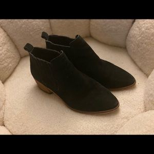 Dolce vita suede ankle boots